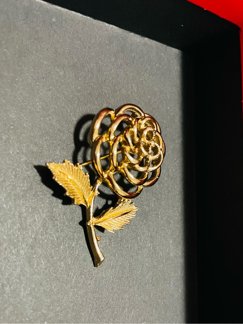 Vintage Canada, Sarah Coventry Gold Tone Openwork Rose Brooch